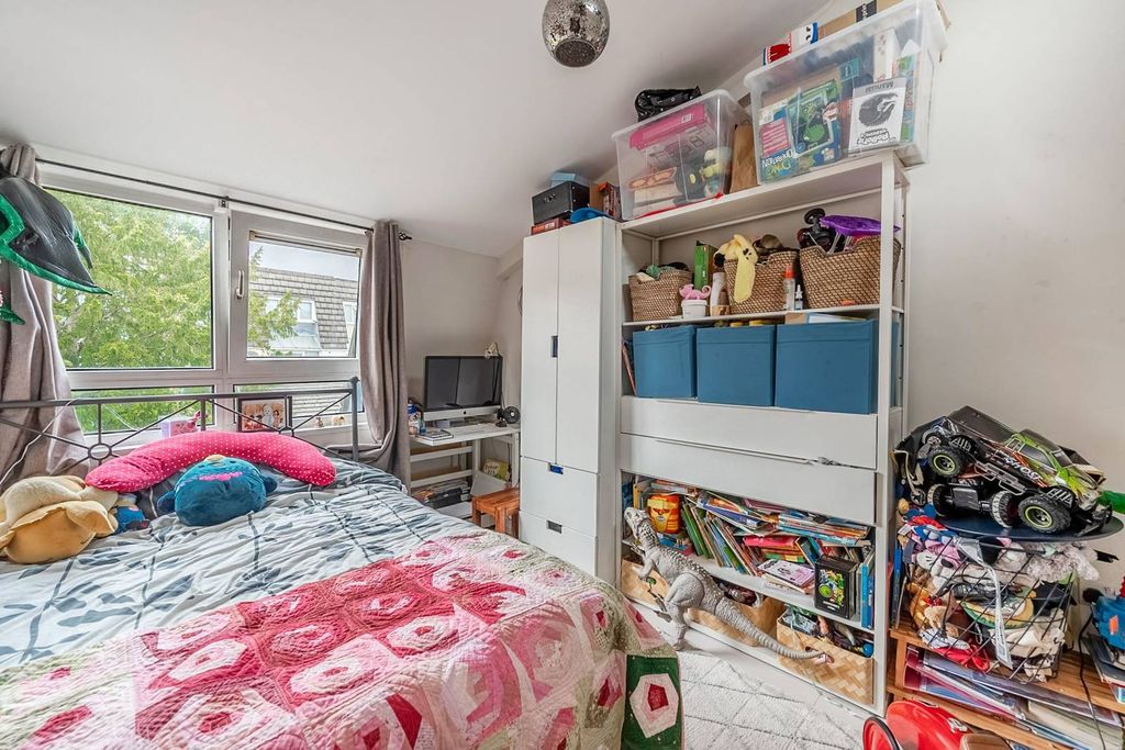Property photo 3 of 11