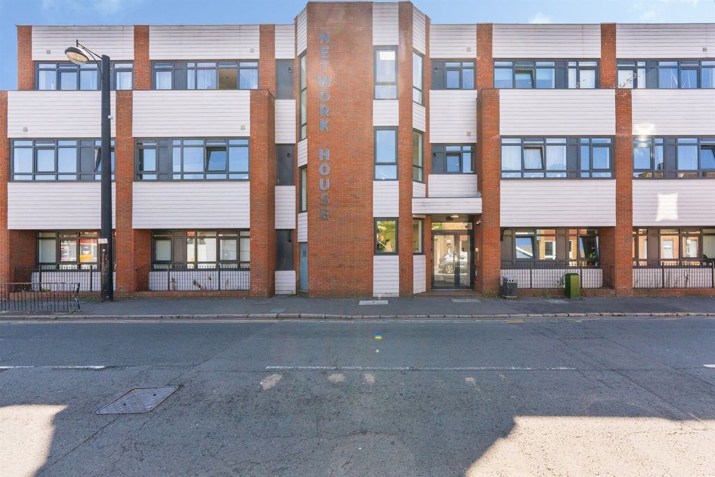 Property photo 1 of 17