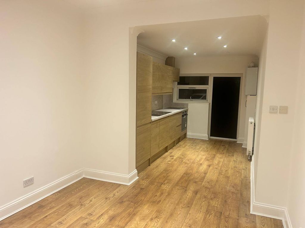 Property photo 3 of 10 Bca42A9A-4Fbb-41cd-A212-964B6225d260