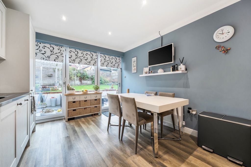 Property photo 3 of 16 Reception