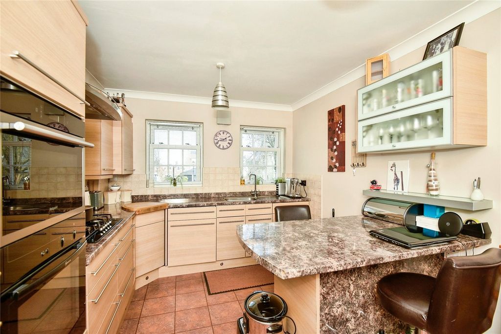 Property photo 3 of 35 Picture No. 02