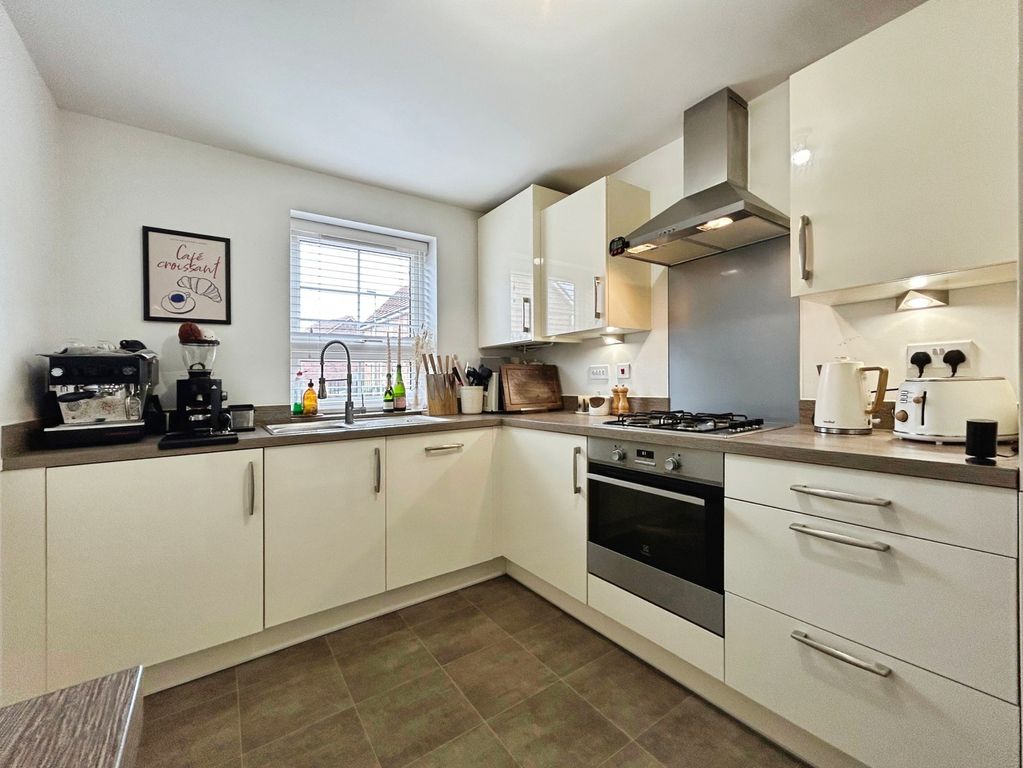 Property photo 2 of 16 Pbox-Img.Jpg