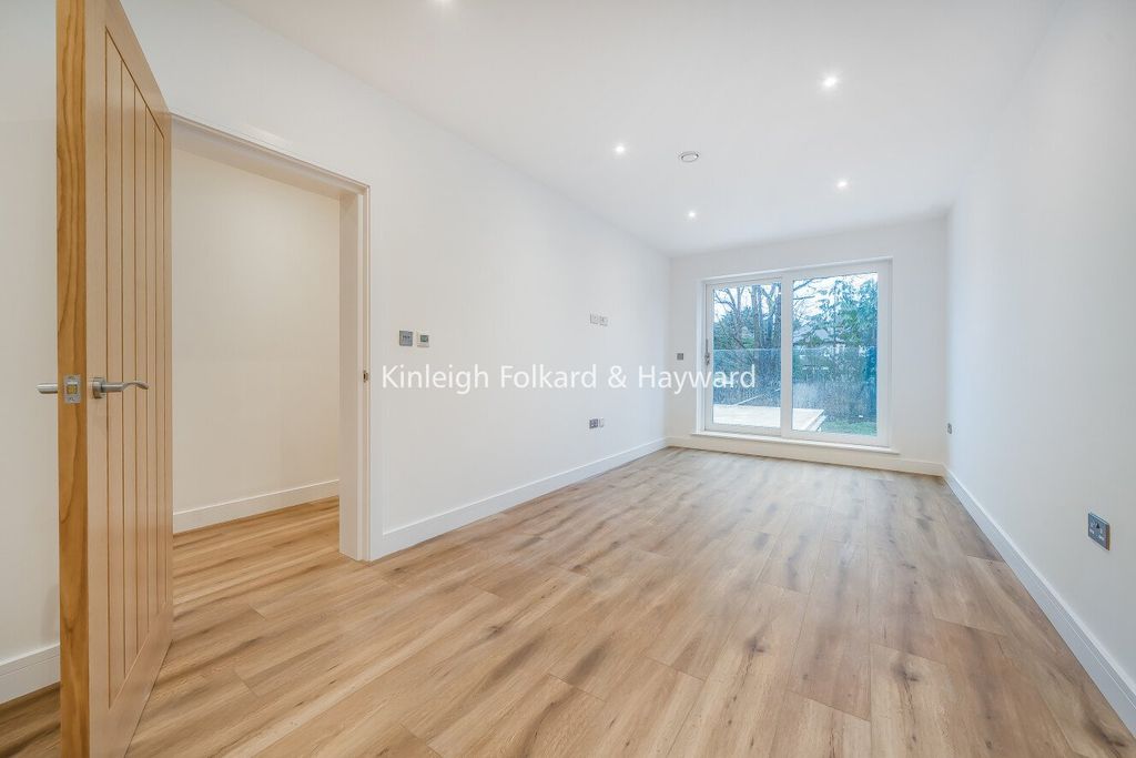 Property photo 3 of 21 Picture No. 04