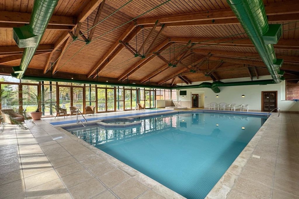 Property photo 2 of 48 Picture No. 54