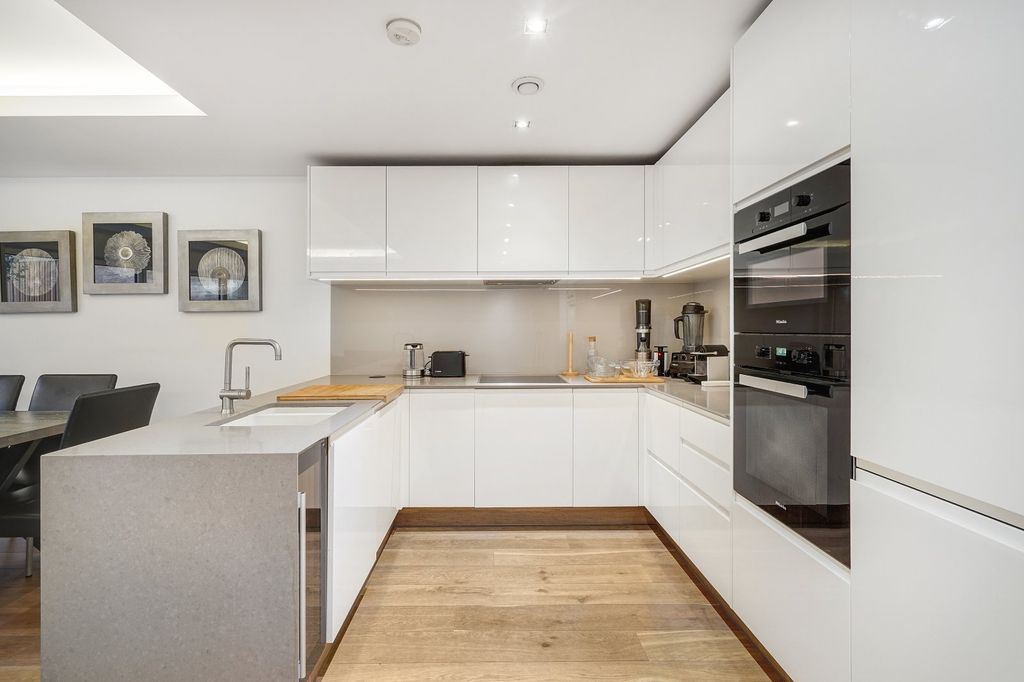 Property photo 2 of 14 Kitchen