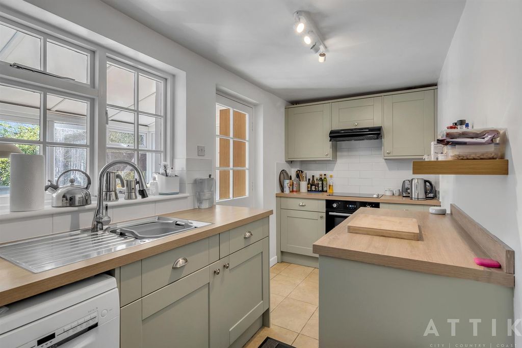 Property photo 3 of 26