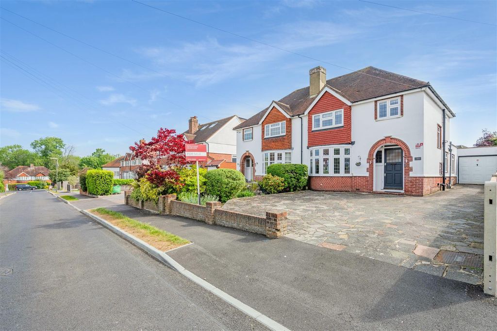 Property photo 1 of 23 Roundwood View, 6 (7 From 7)-6.Jpg