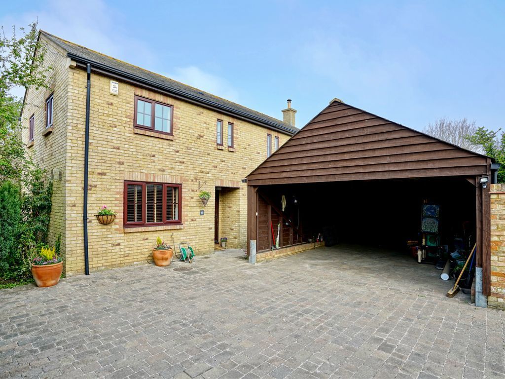 Property photo 2 of 29