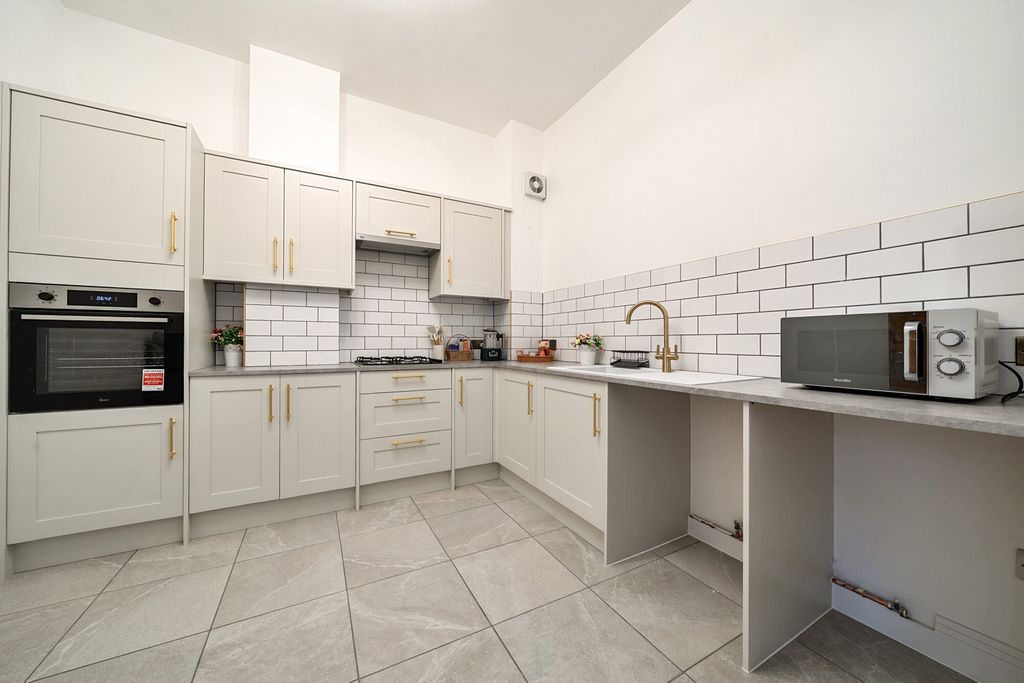 Property photo 2 of 23 Kitchen