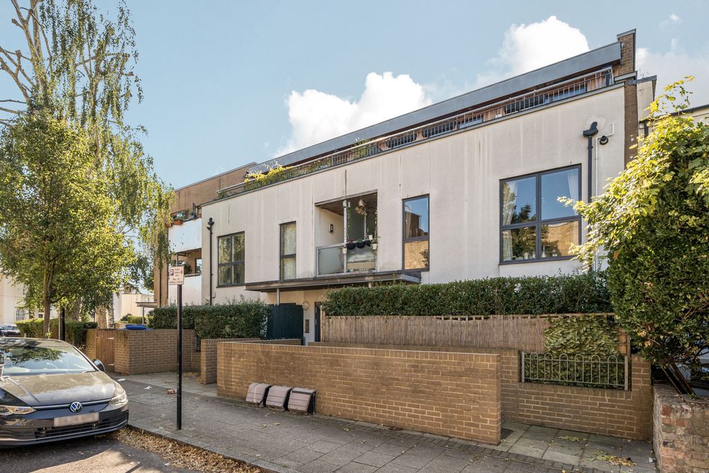 Property photo 1 of 13 External