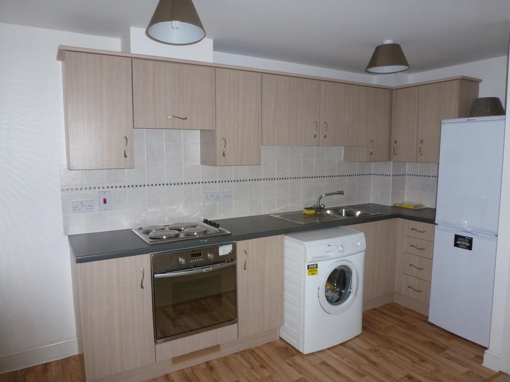 Property photo 3 of 7 Kitchen