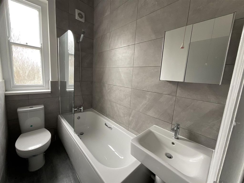 Property photo 3 of 14 2946C01A-Daa0-49D5-9033-2B6D2B96A342.Jpeg