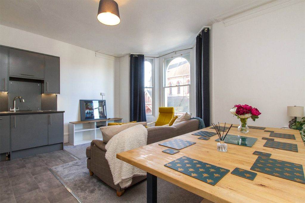 Property photo 3 of 20 Picture No. 34