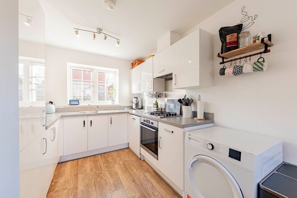 Property photo 2 of 22 Kitchen/Dining Room (2)