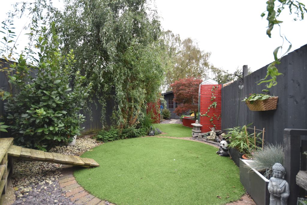 Property photo 3 of 13 Garden