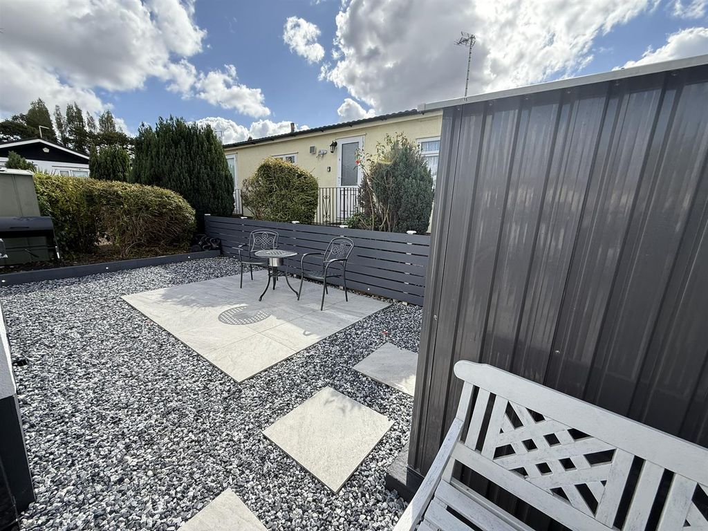 Property photo 2 of 10 Garden