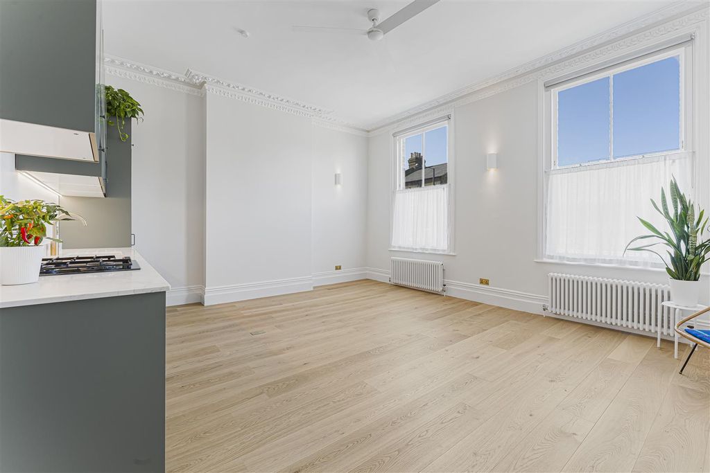 Property photo 2 of 7 Ped08291.Jpg
