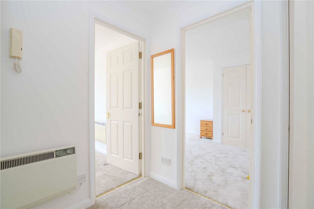 Property photo 2 of 11 Picture No. 15