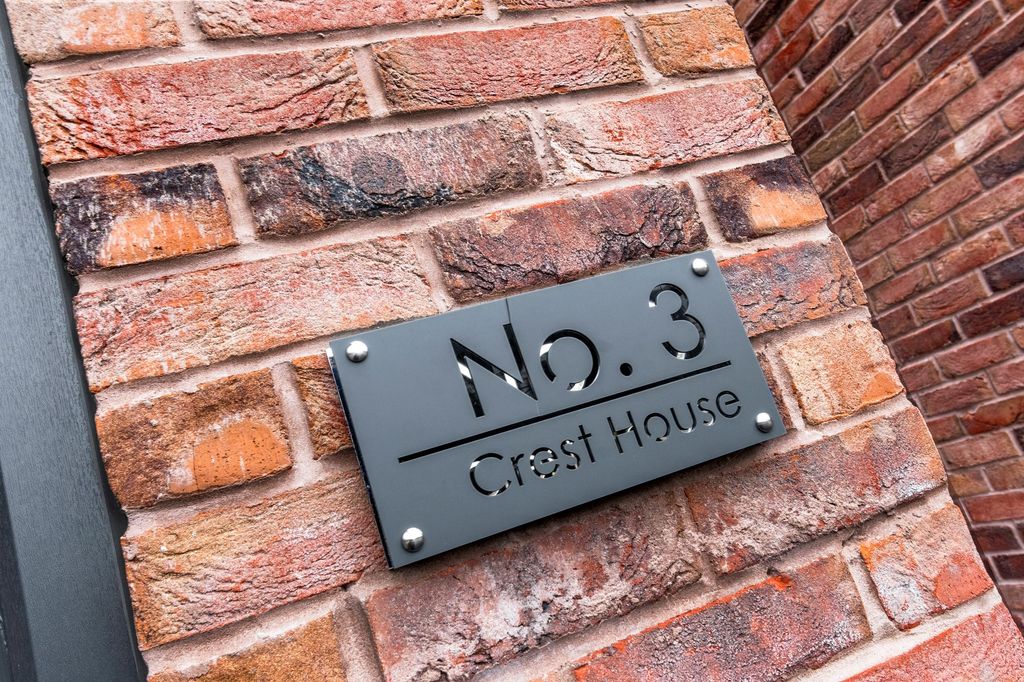 Property photo 2 of 25