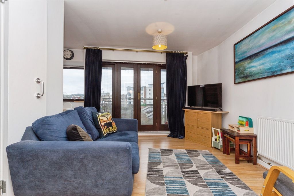 Property photo 2 of 13