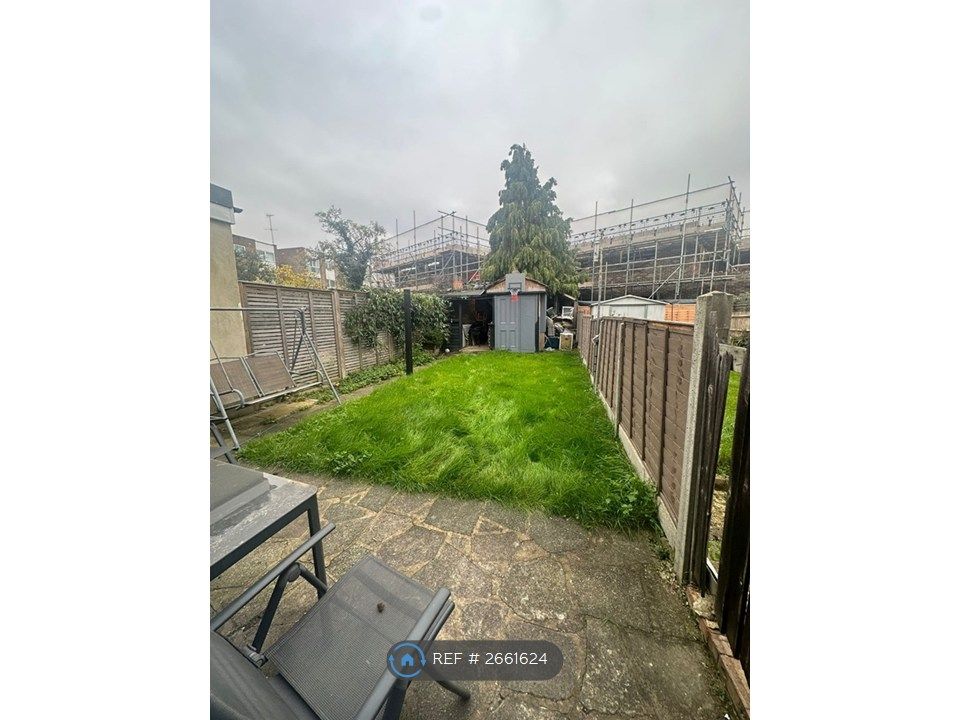 Property photo 3 of 9 Garden