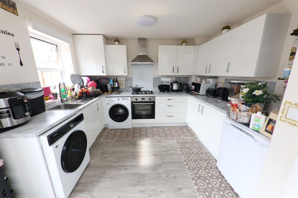 Property photo 3 of 15 Open Plan Dining Kitchen