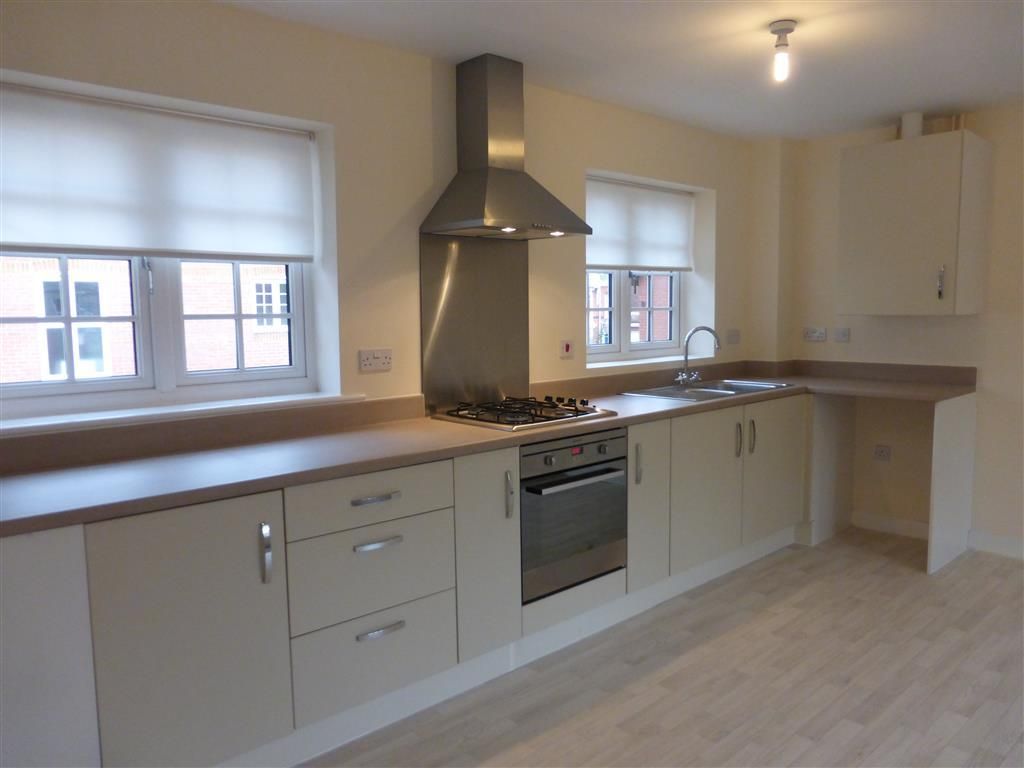 Property photo 2 of 8 Kitchen
