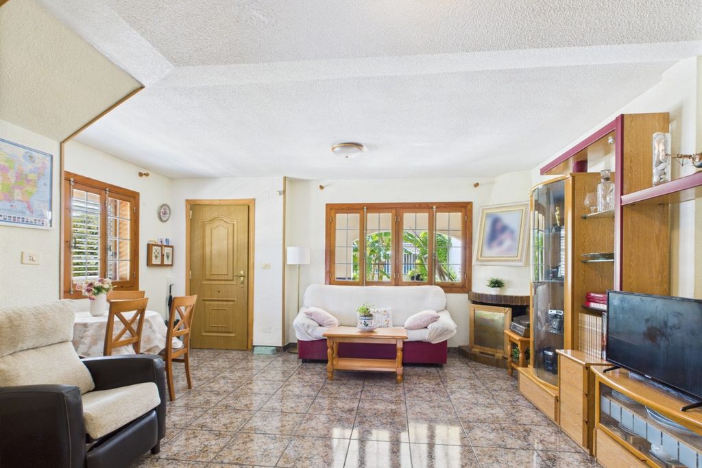 Property photo 3 of 44