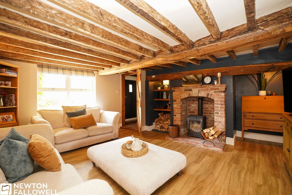 Property photo 2 of 11