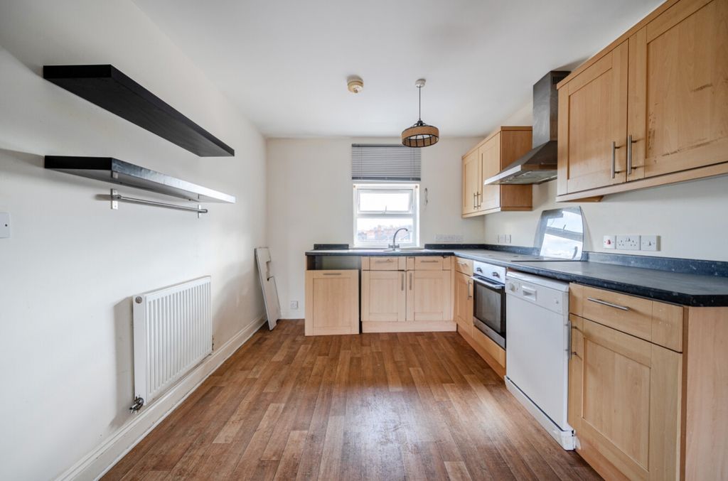 Property photo 2 of 23 1523585-7-1A0A9dc0Bb5F4