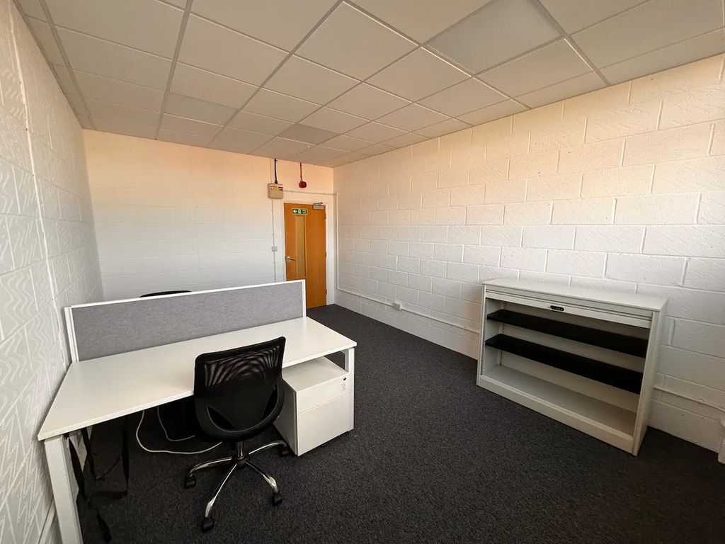 Property photo 3 of 5 7154F7B286279344Da2124037E9Cfff590097Ebe.Jpg