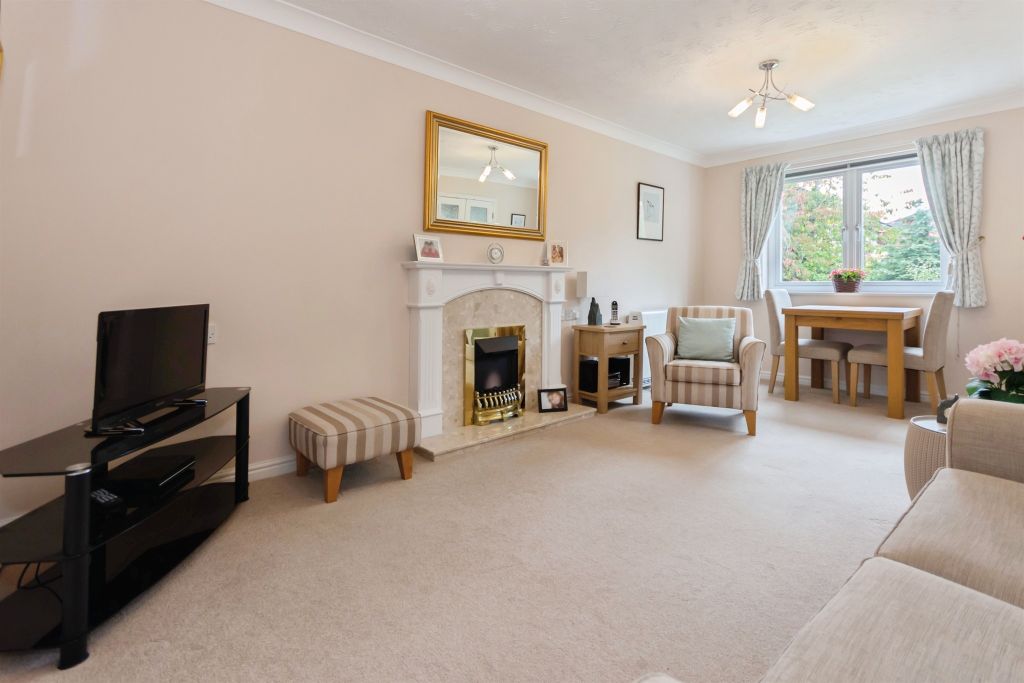 Property photo 2 of 17