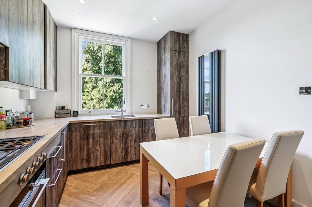 Property photo 3 of 14 Kitchen / Dining