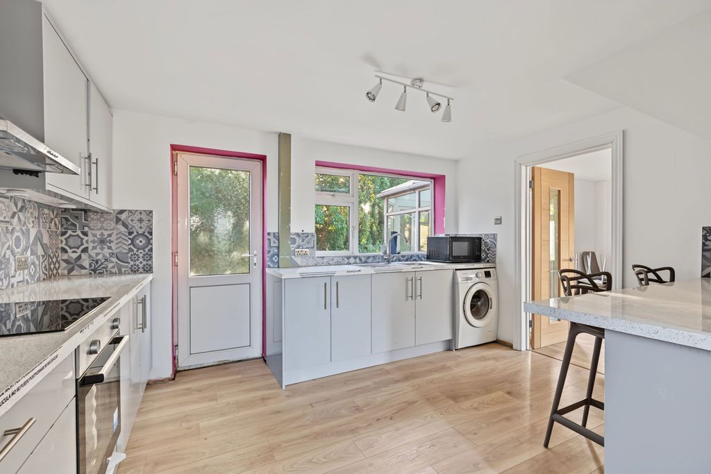 Property photo 2 of 43