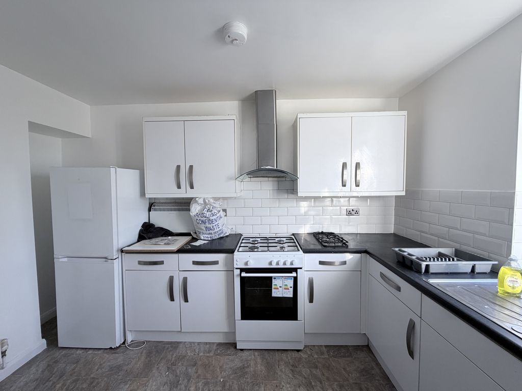 Property photo 3 of 11 Gallery