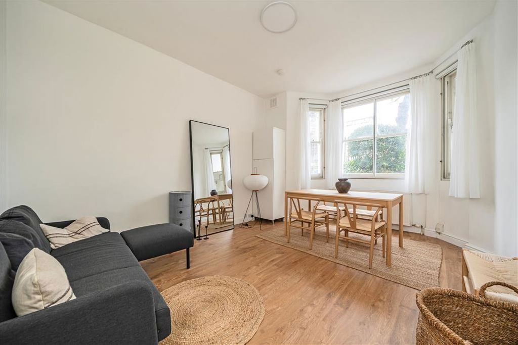 Property photo 2 of 8