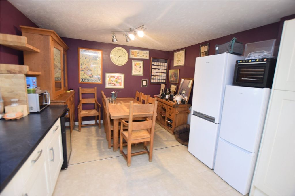 Property photo 3 of 18 Picture No. 02