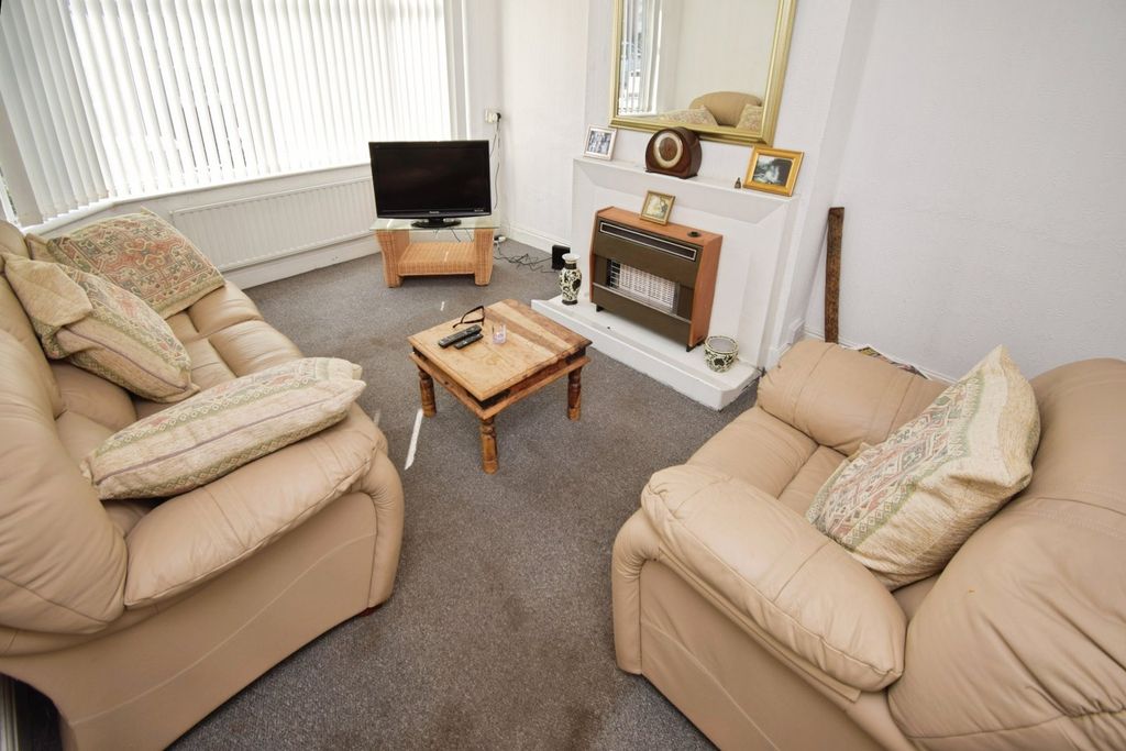 Property photo 2 of 18 Living Room