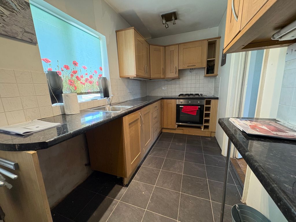 Property photo 2 of 17 Image