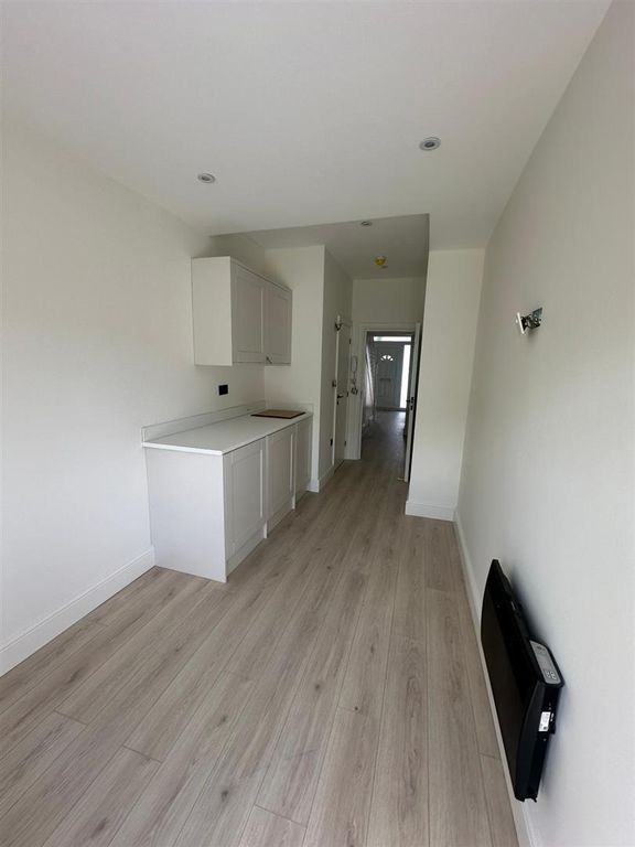 Property photo 2 of 10 Bedford Communal And Corridor.Jpg