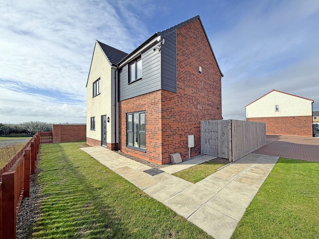 Property photo 2 of 39