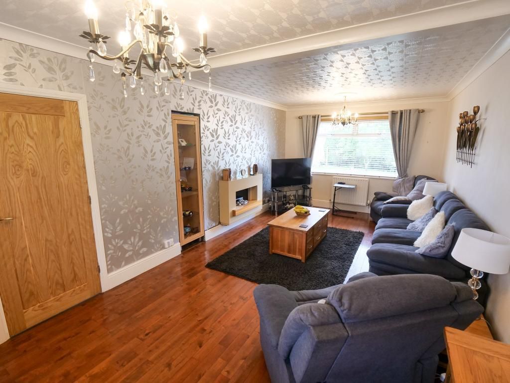 Property photo 3 of 14 Living Room