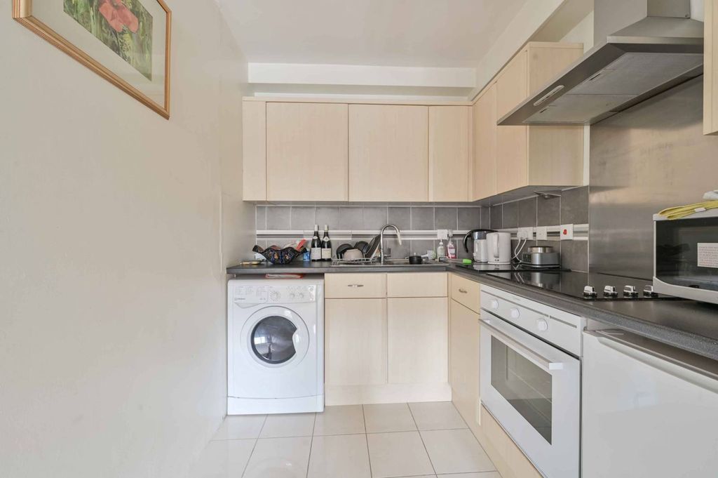 Property photo 3 of 6
