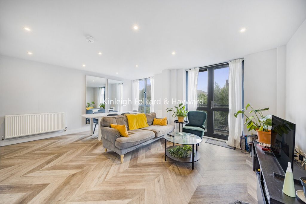 Property photo 1 of 9 Picture No. 10