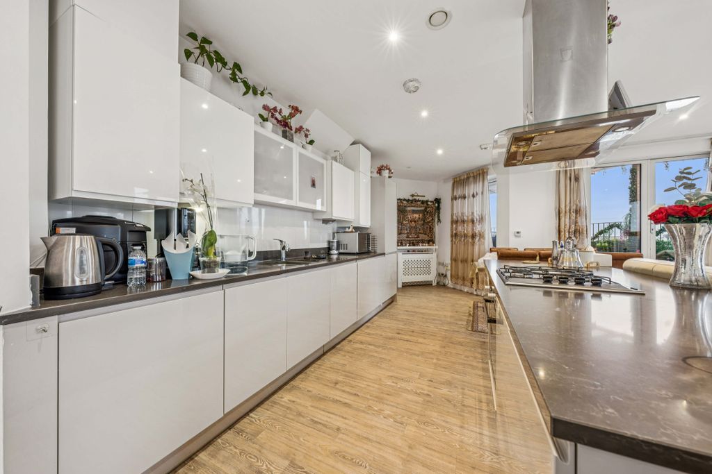 Property photo 2 of 13 5.Jpg
