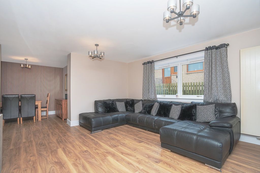 Property photo 2 of 26