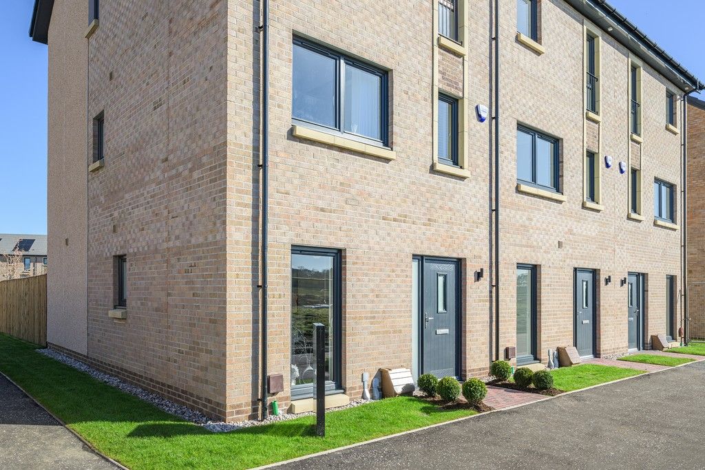Property photo 3 of 17 Rosebery Wynd, South Queensferry