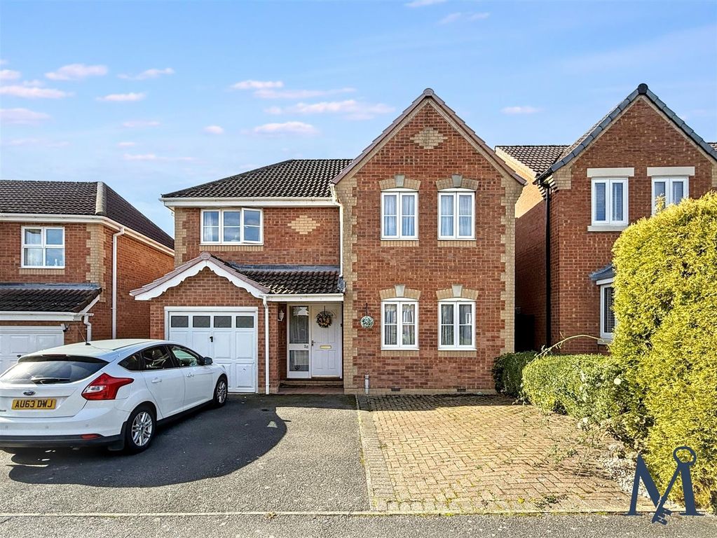 Property photo 1 of 22 Front Garden