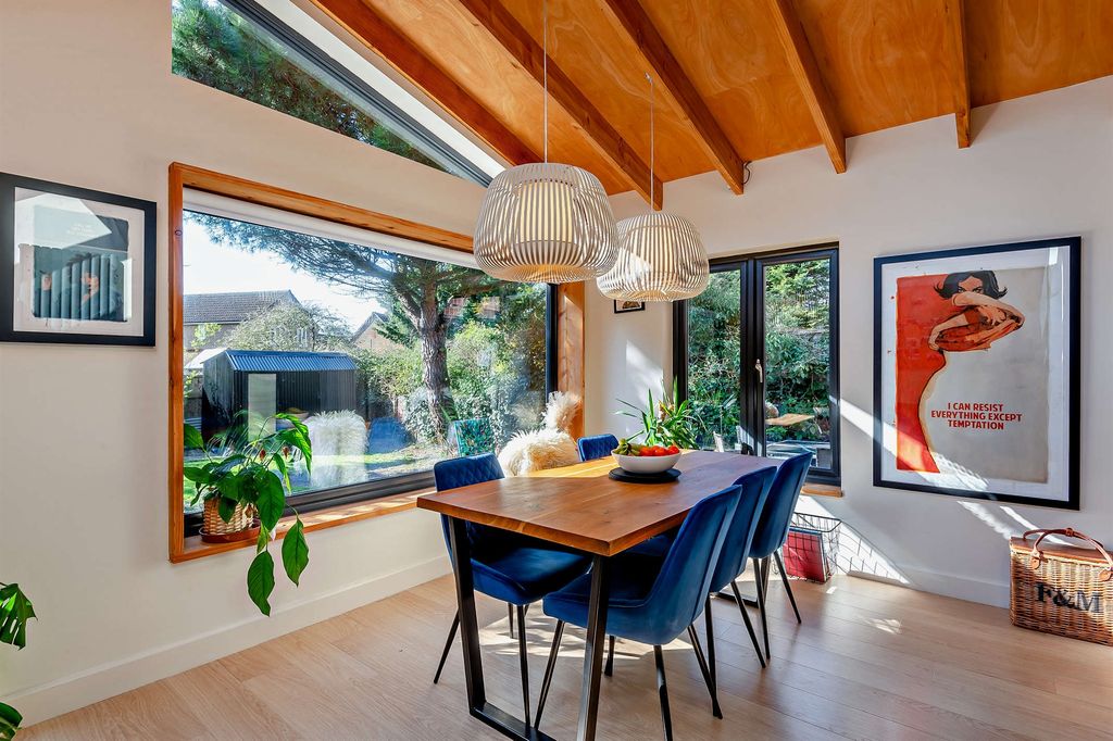 Property photo 1 of 18