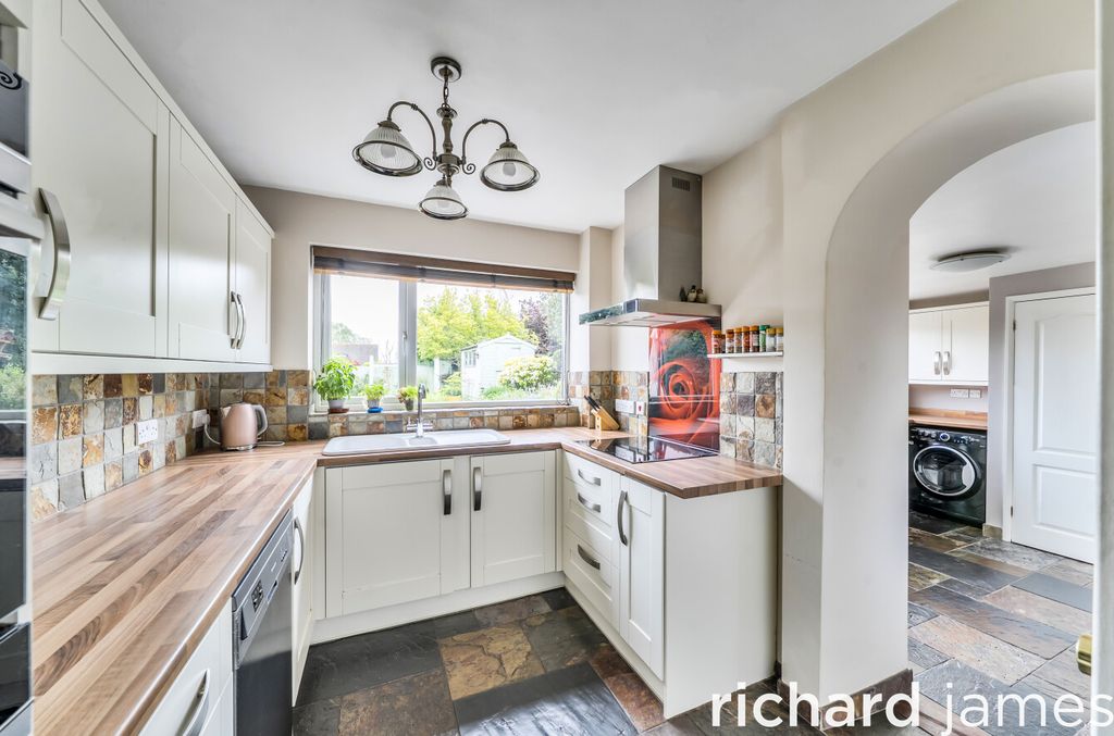 Property photo 3 of 15 20Cb7Fbe81394A2A8c6F7d1F3A362370